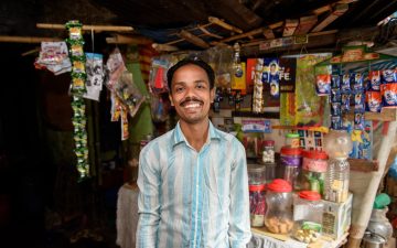 Imran in seinem kleinen Laden