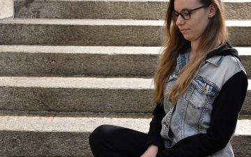 Panikattacken und Depressionen isolieren und machen einsam.