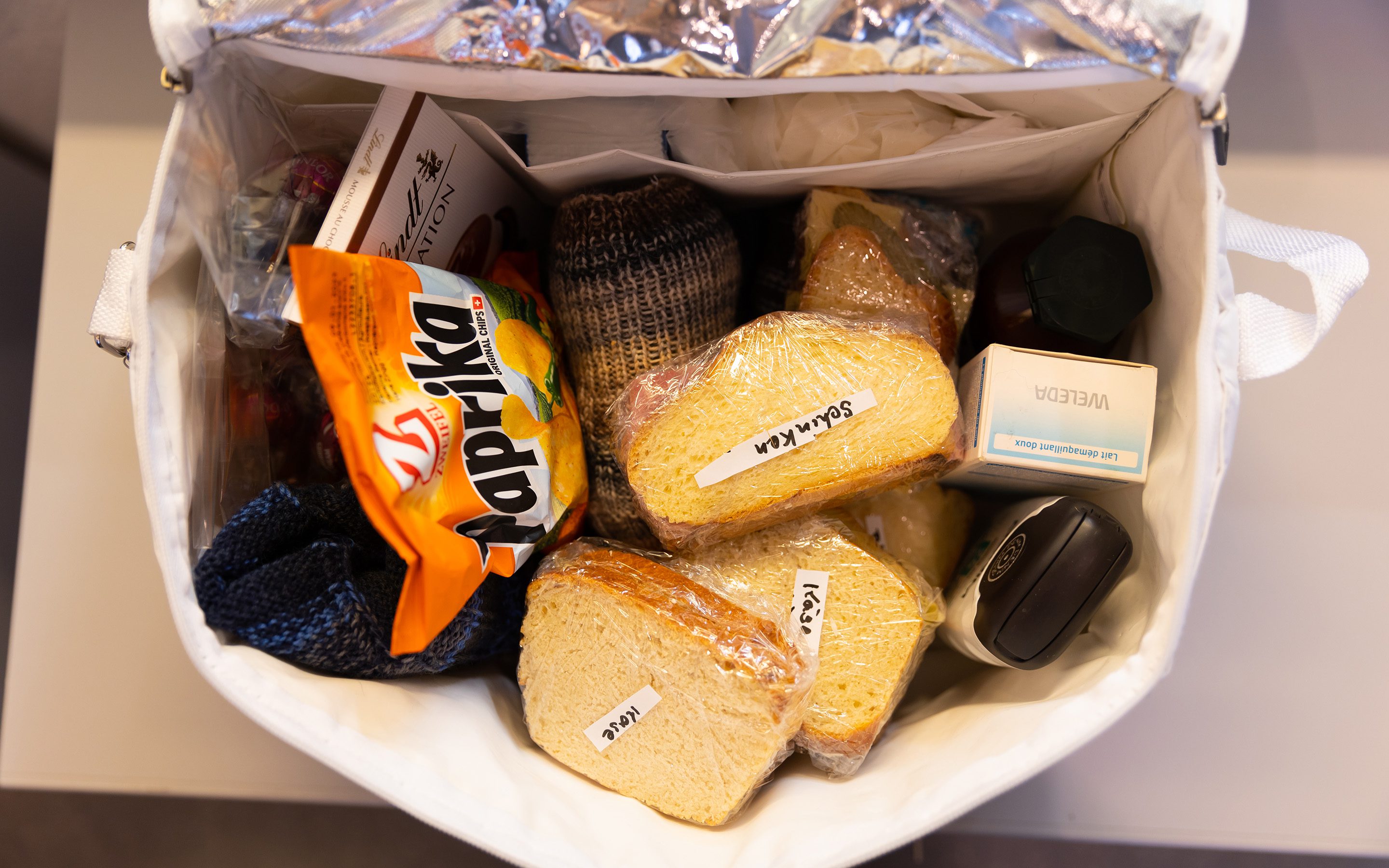 Open Heart, Zürich – aufsuchende Arbeit, Tasche mit Produkten