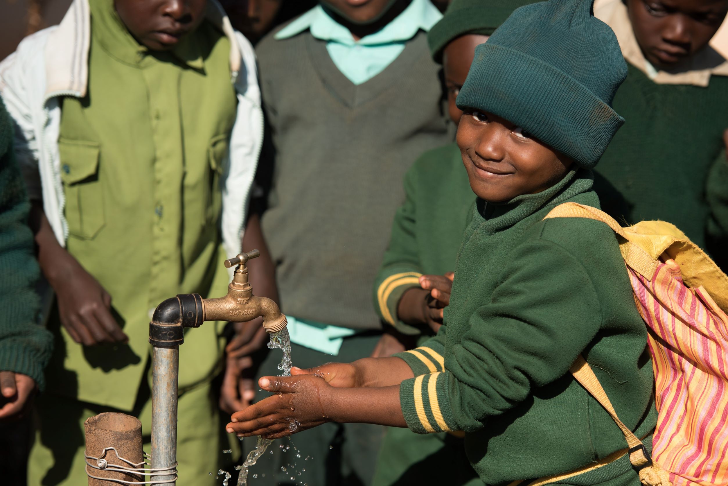 Trinkwasser und Brunnen in Afrika – IE – Ihre Unterstuezung