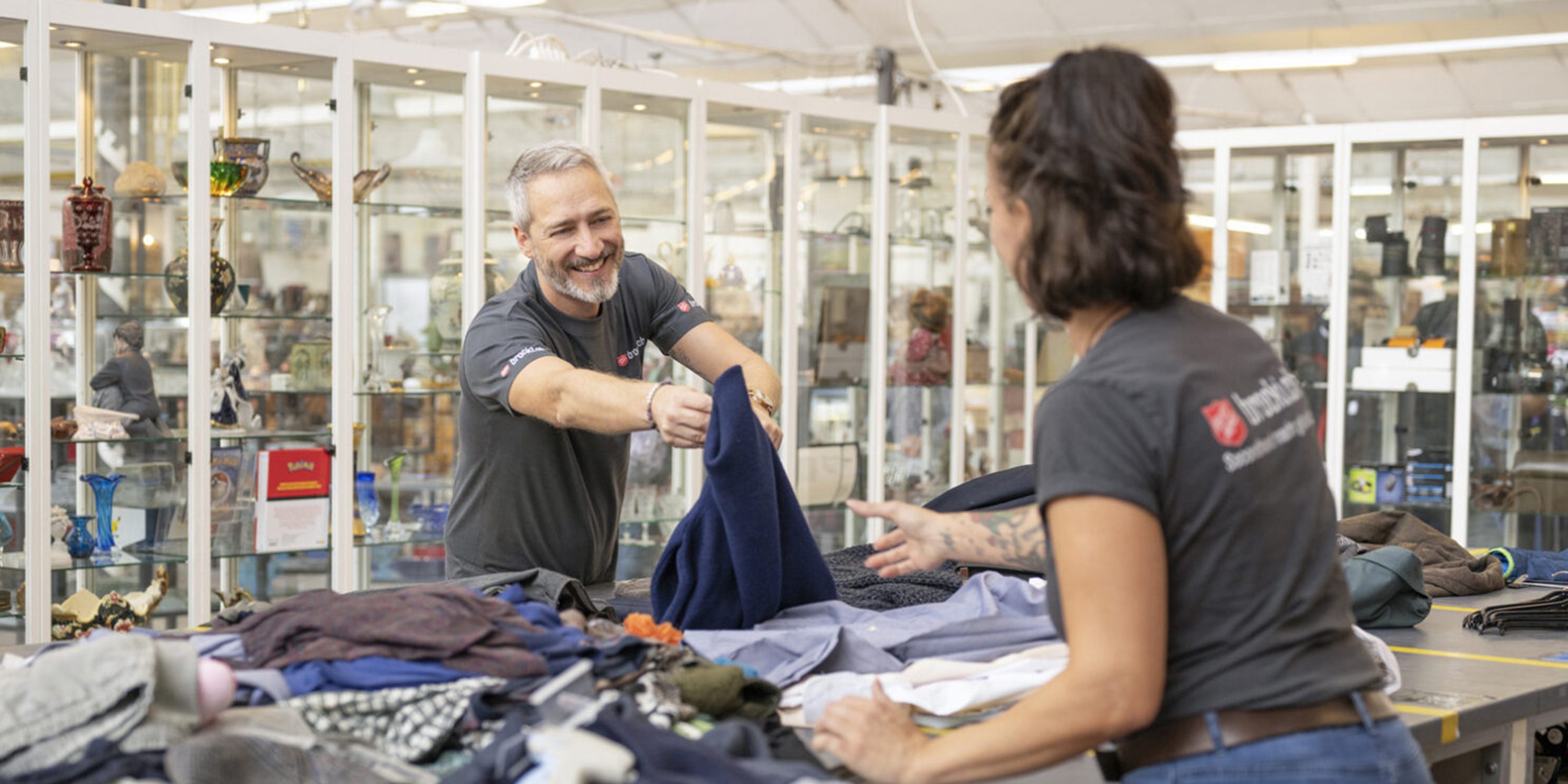 Symbolbild Stelleninserat_Bereichsleitung Beschafffung_brocki.ch_Heilsarmee
